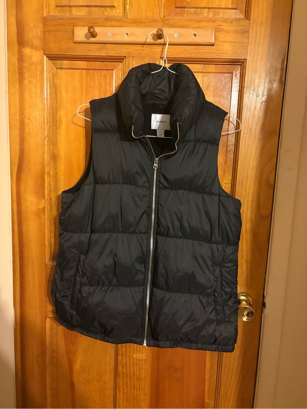 Old Navy Black Quilted Puffer Vest - Zip Front